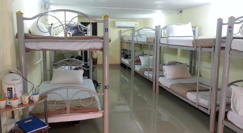 Auberges pas chères de Koh Phi Phi - vue dans un dortoir 