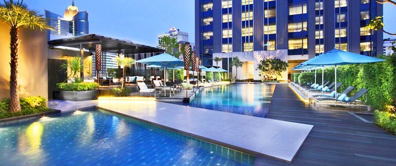 Où trouver des logements pas chers à Bangkok - Piscine d'hôtel